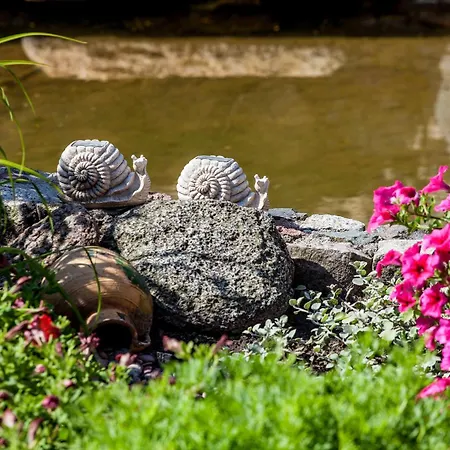 Sraige Апарт-отель 3*